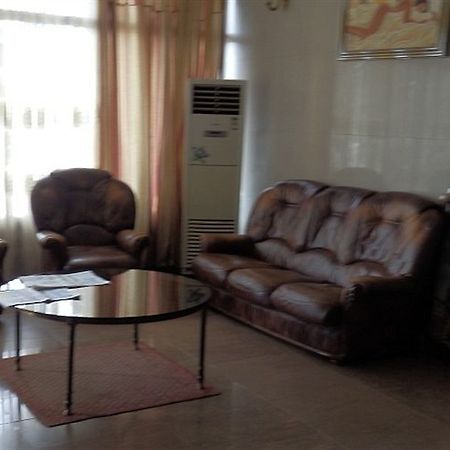 Hotel Santa Lucia Yaoundé 外观 照片