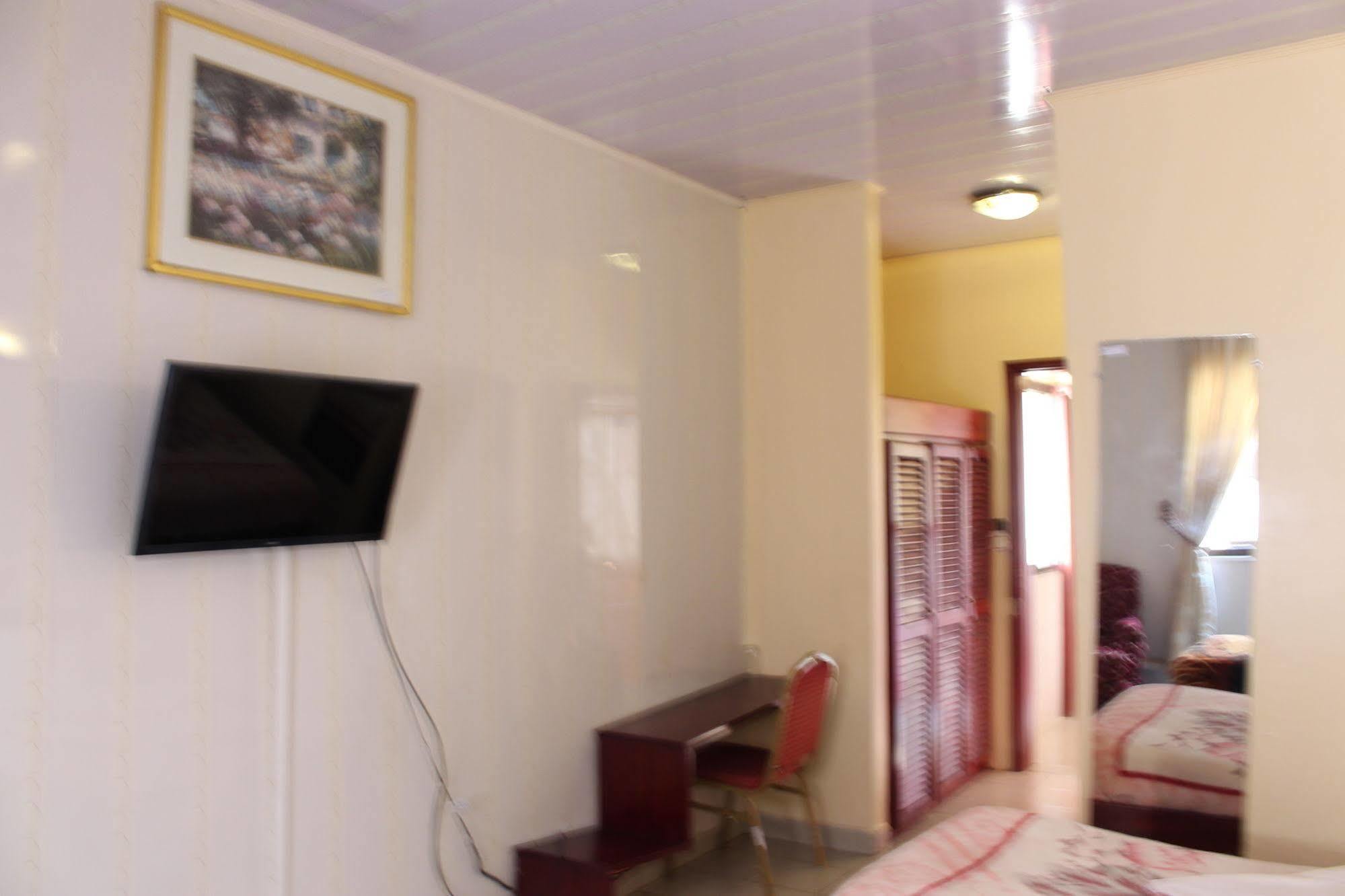 Hotel Santa Lucia Yaoundé 外观 照片